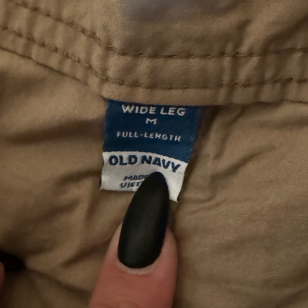 Old Navy Women's Tan Cargo Pants, Women’s M - Picture 2 of 5